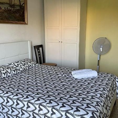 Habitaciones Con O Sin Balcon 바달로나 외부 사진